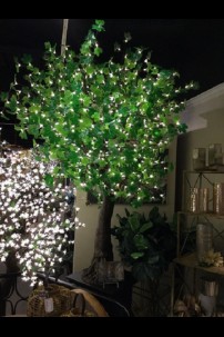 880 LED 7' GREEN LEAF MAPLE TREE, WARM WHITE LEDS, NATURAL TRUNK [391306]